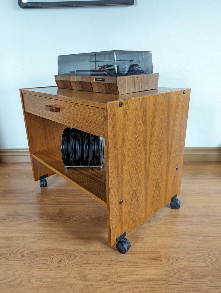 Mid Century Danish Modern Teak Rolling Media Cart / Record Player Stand / Nightstand