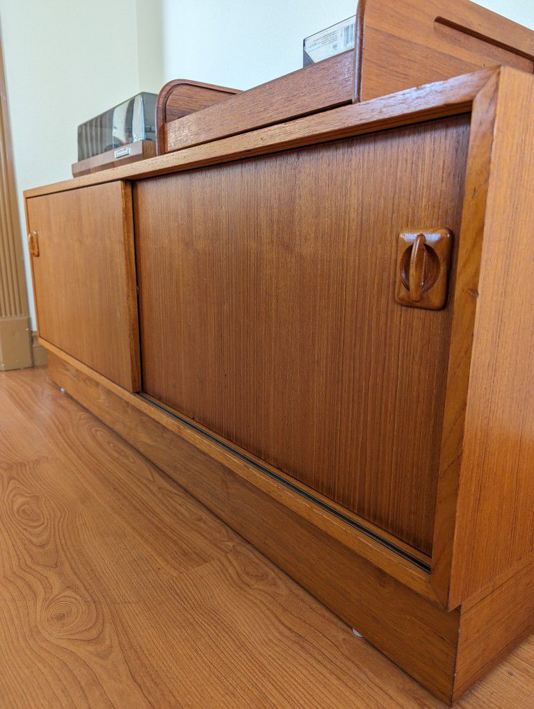 Mid Century Danish Modern Teak Record Player Stand & TV Media Storage Cabinet