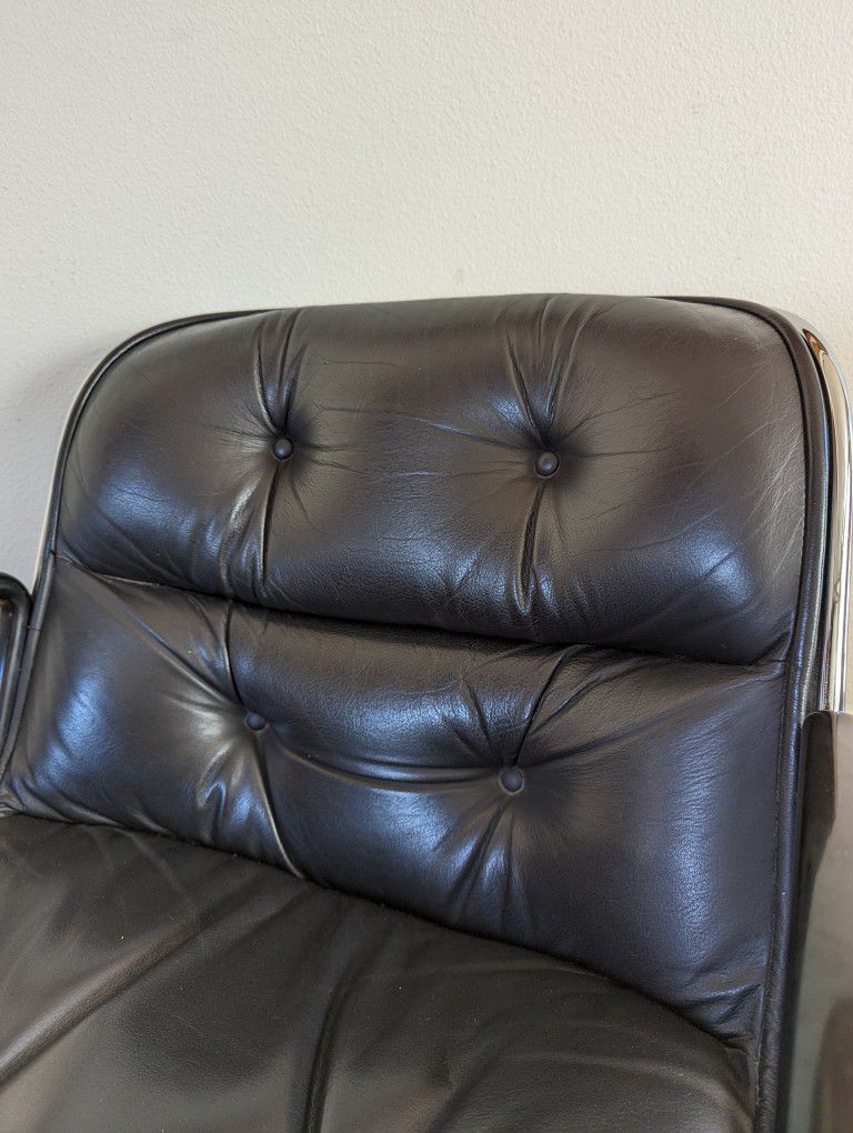 Vintage Pair of Black Leather Desk Chairs by Charles Pollock for Knoll