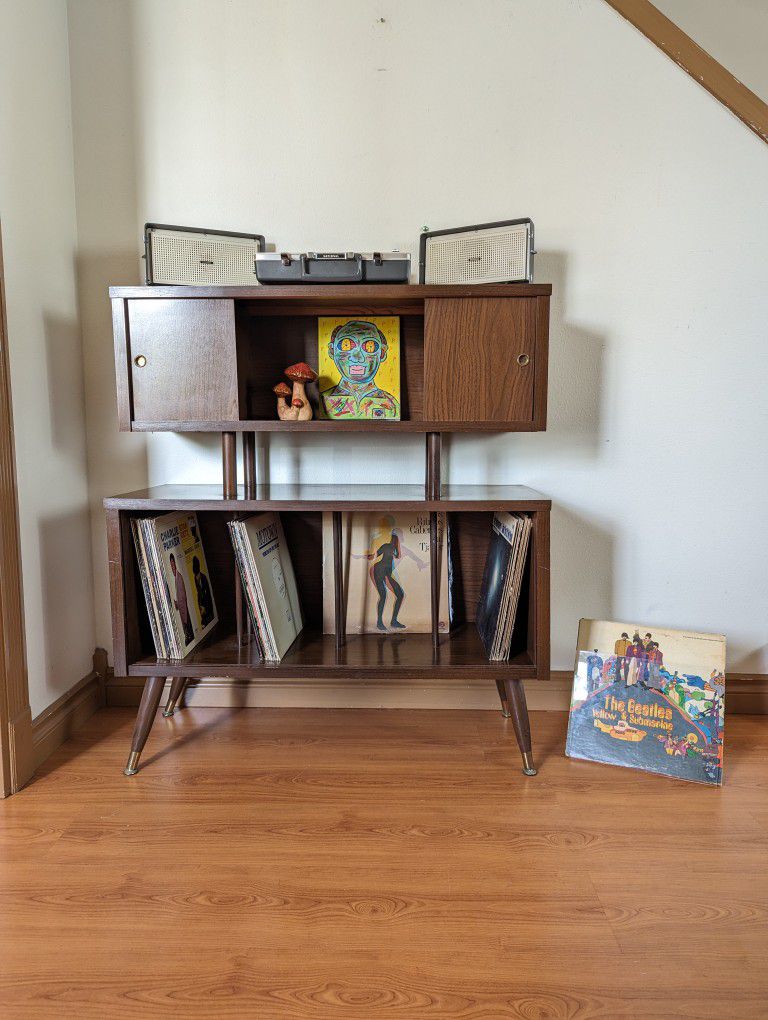 MCM Vinyl Record Storage Cabinet & Bookshelf Display