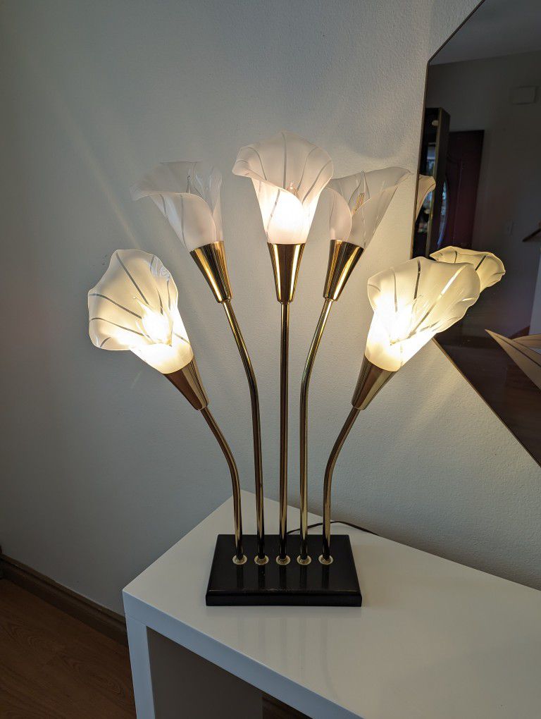 Beautiful Set of Vintage Hollywood Regency Brass Calla Lily Table Lamps