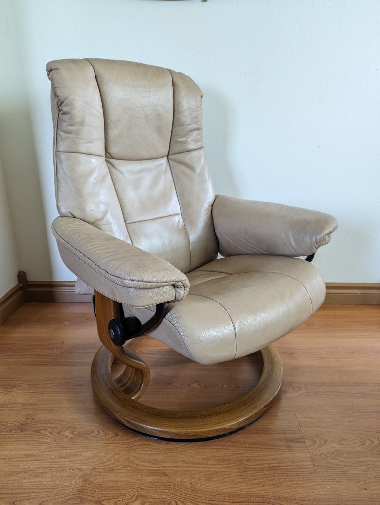 Ekornes Stressless Sand Paloma Leather & Teak Recliner & Ottoman