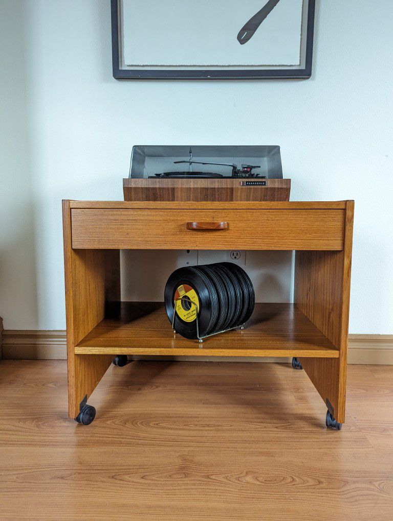 Mid Century Danish Modern Teak Rolling Media Cart / Record Player Stand / Nightstand