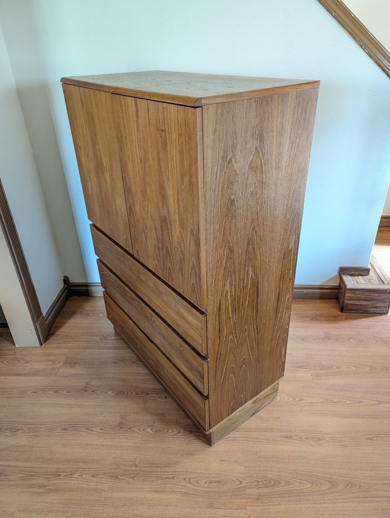 Danish Modern Teak Bedroom Set Highboy Dresser & Pair of Nightstands