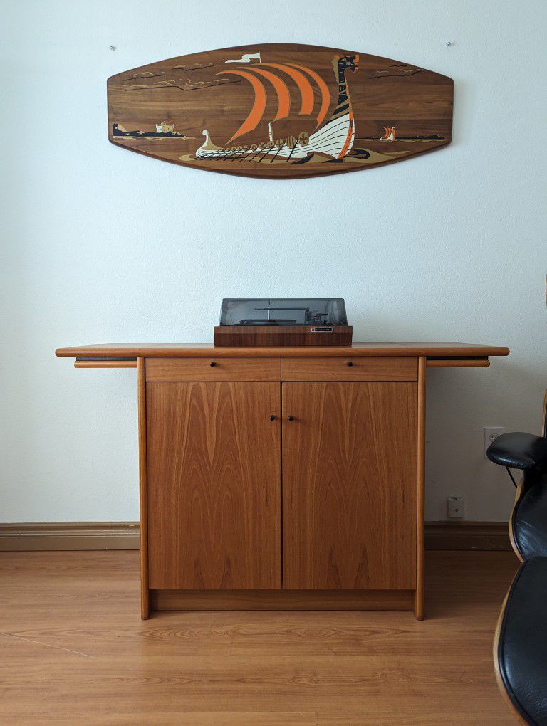 Danish Modern Teak Bar Buffet / Record Player Stand / TV Media Cabinet Credenza