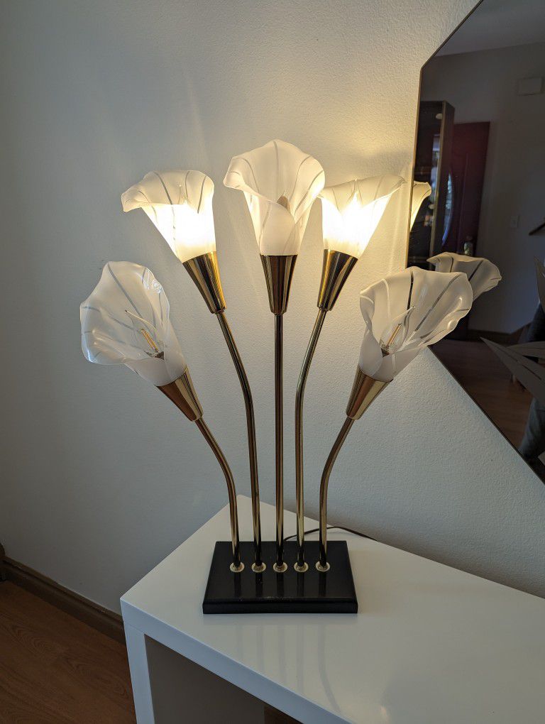 Beautiful Set of Vintage Hollywood Regency Brass Calla Lily Table Lamps