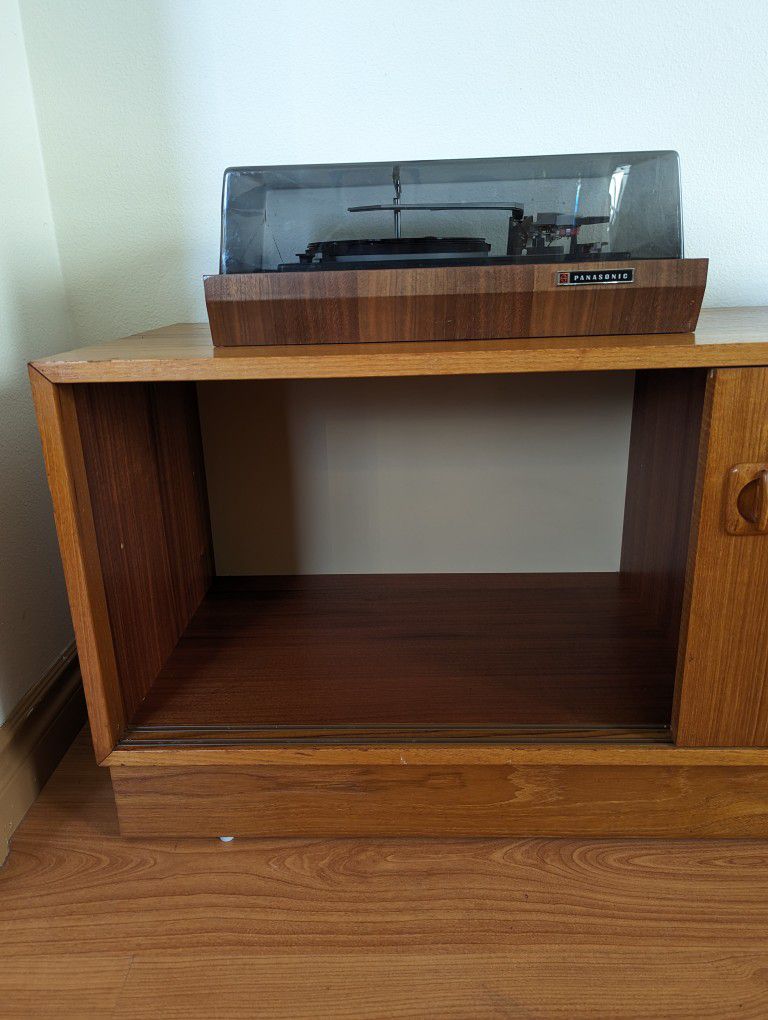 Mid Century Danish Modern Teak Record Player Stand & TV Media Storage Cabinet