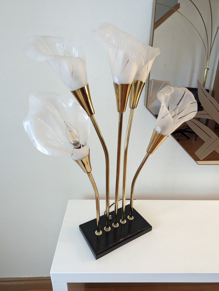 Beautiful Set of Vintage Hollywood Regency Brass Calla Lily Table Lamps