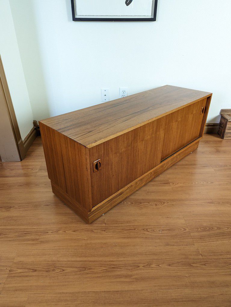 Mid Century Danish Modern Teak Record Player Stand & TV Media Storage Cabinet