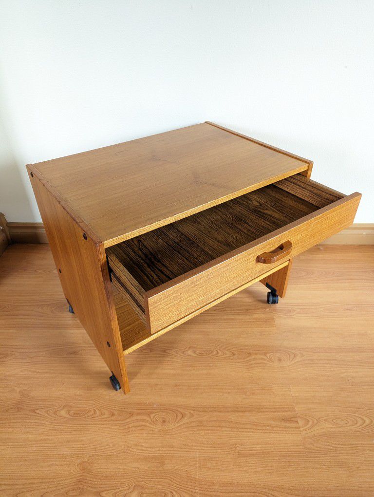 Mid Century Danish Modern Teak Rolling Media Cart / Record Player Stand / Nightstand