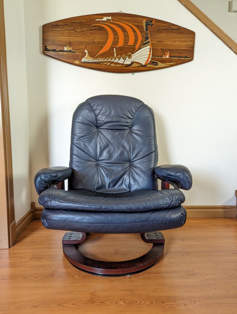 Large Ekornes Stressless Style Leather Lounge Chair Recliner & Ottoman