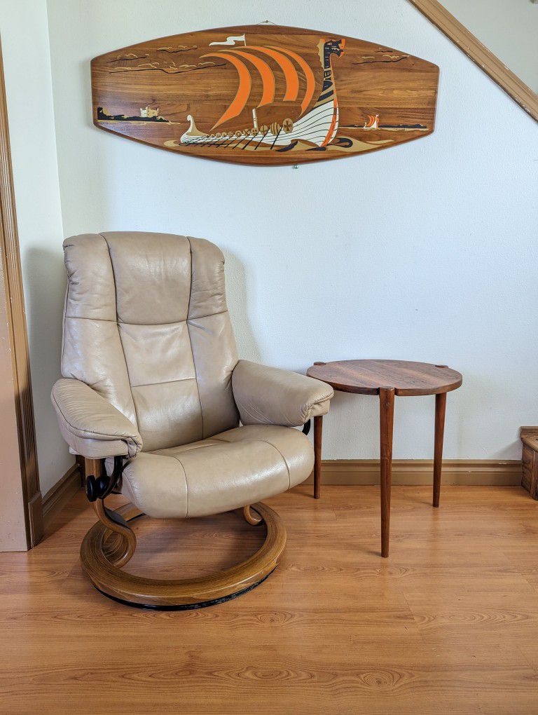 MCM / Danish Modern Floating Solid Walnut Round End Table