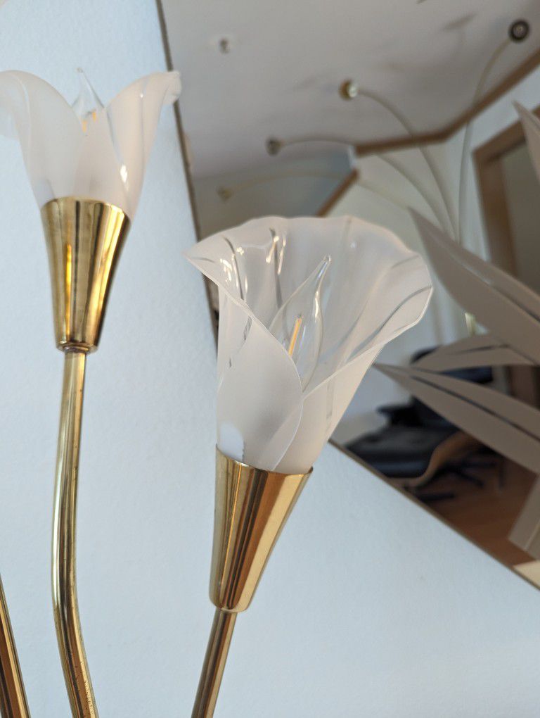 Beautiful Set of Vintage Hollywood Regency Brass Calla Lily Table Lamps