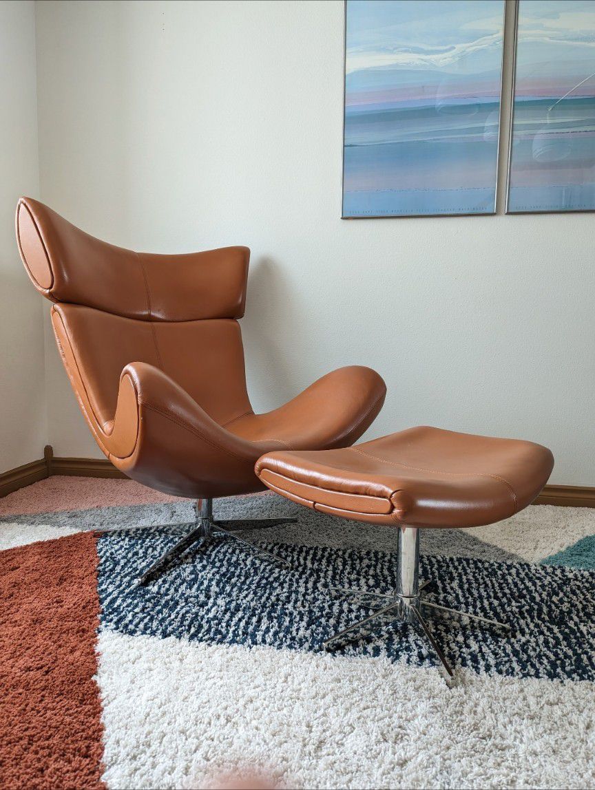 BoConcept Imola Mid Century Egg Lounge Chairs w/ Ottomans