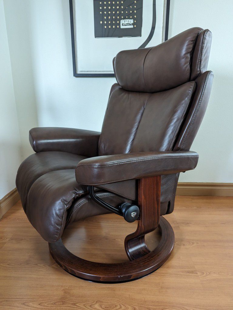 Ekornes Stressless Magic Collection Paloma Leather Lounge Chair Recliner