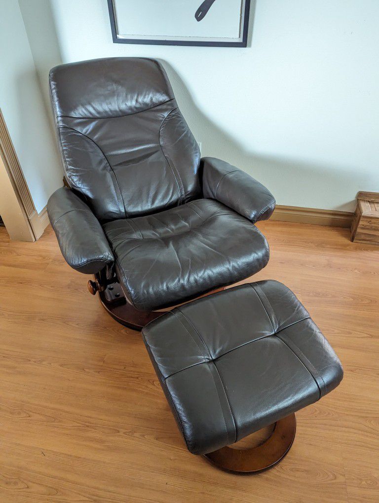 Ekornes Stressless Style Brown Leather Lounge Chair Recliner & Ottoman by Benchmaster