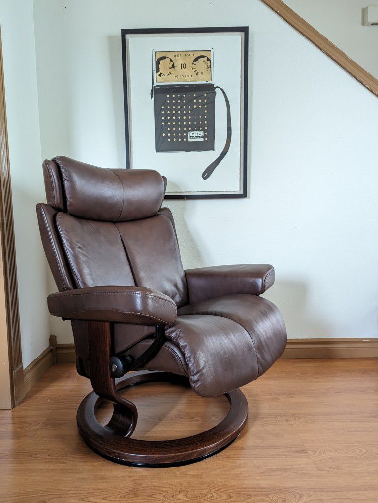 Ekornes Stressless Magic Collection Paloma Leather Lounge Chair Recliner