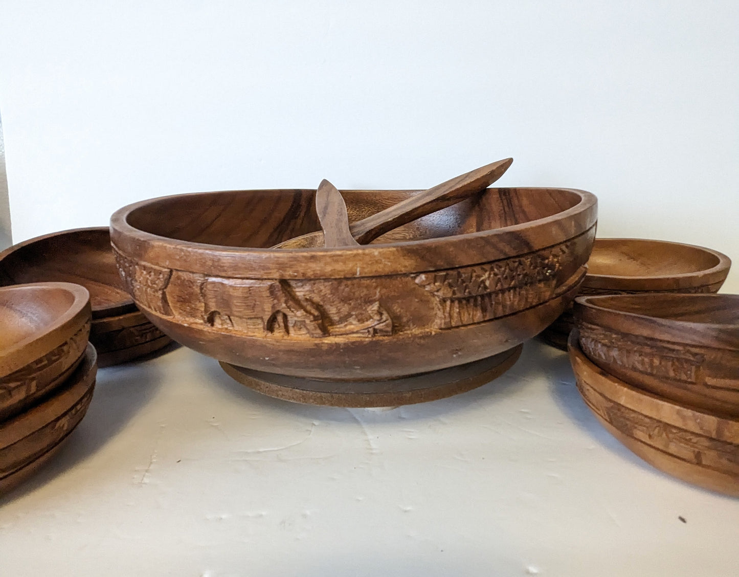 Vintage Monkey Pod Salad Bowl Serving Set w Serving Spoons & 8 Bowls Carved