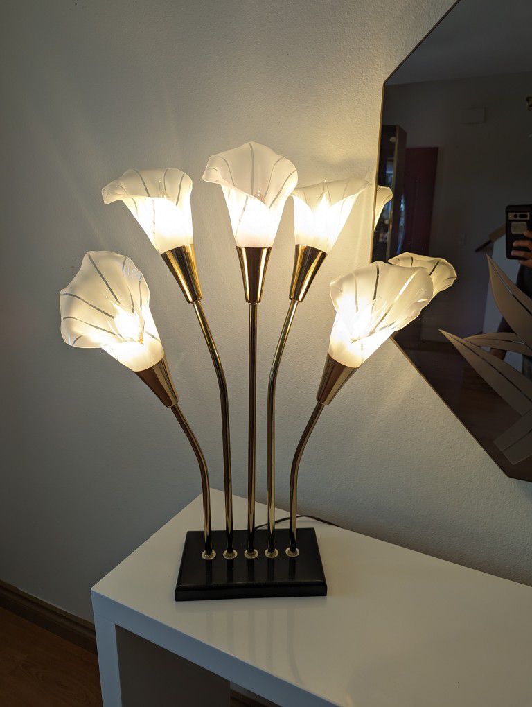 Beautiful Set of Vintage Hollywood Regency Brass Calla Lily Table Lamps