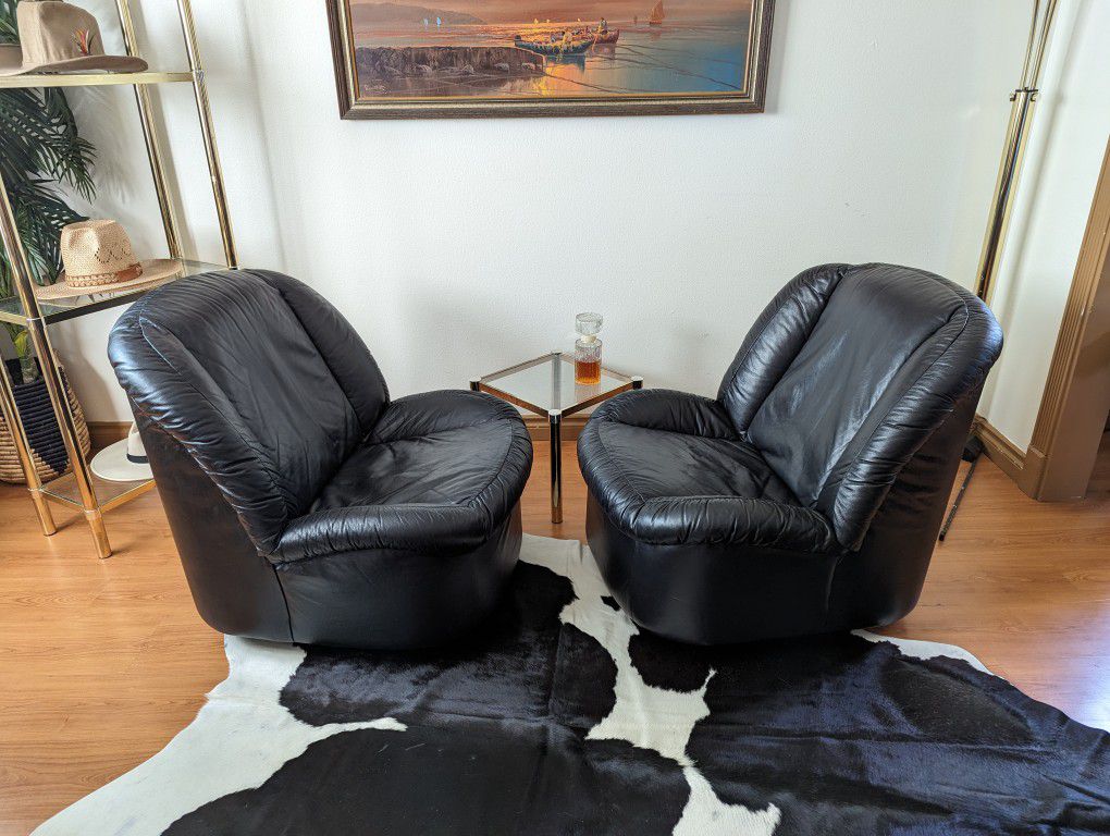 Pair of Postmodern Black Leather Clam Shell Rocking / Swiveling Chairs