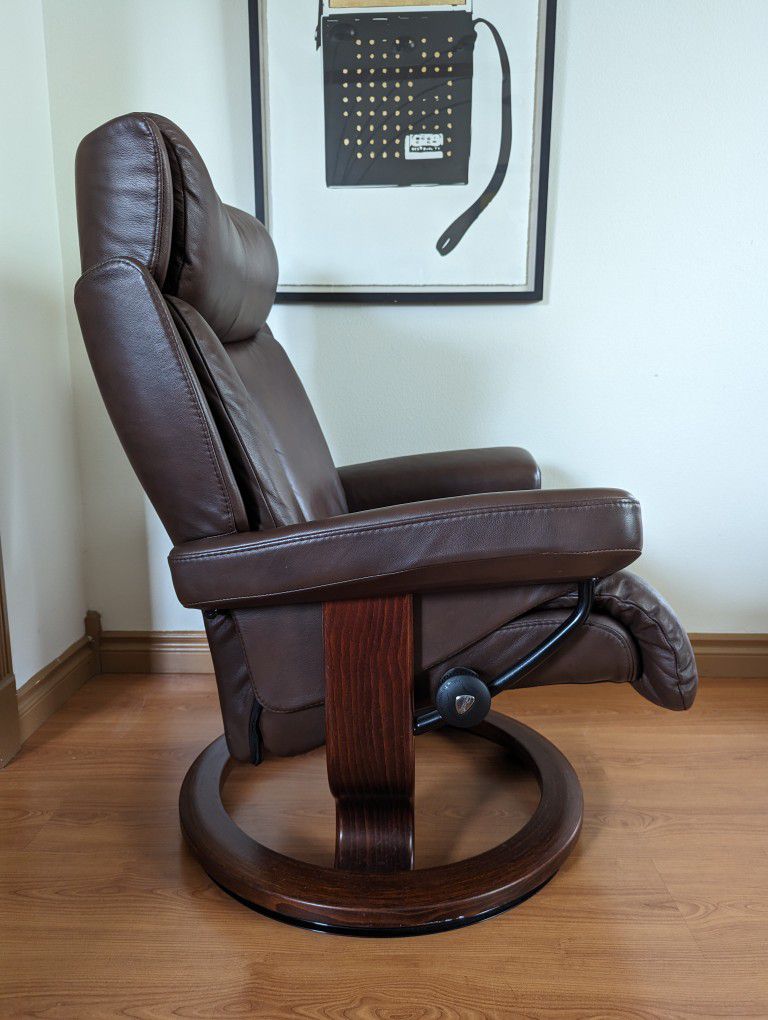 Ekornes Stressless Magic Collection Paloma Leather Lounge Chair Recliner