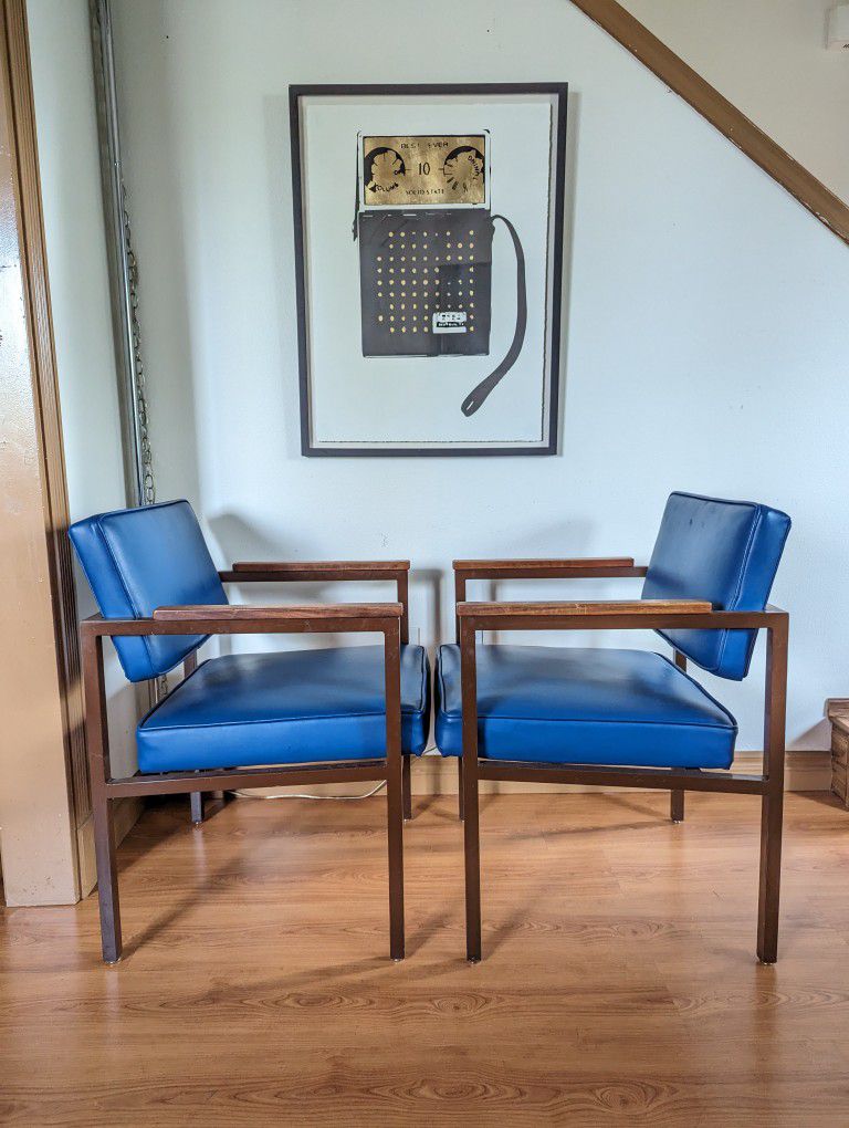 Mid Century Modern Blue Steelcase Tanker Desk Reception Chairs