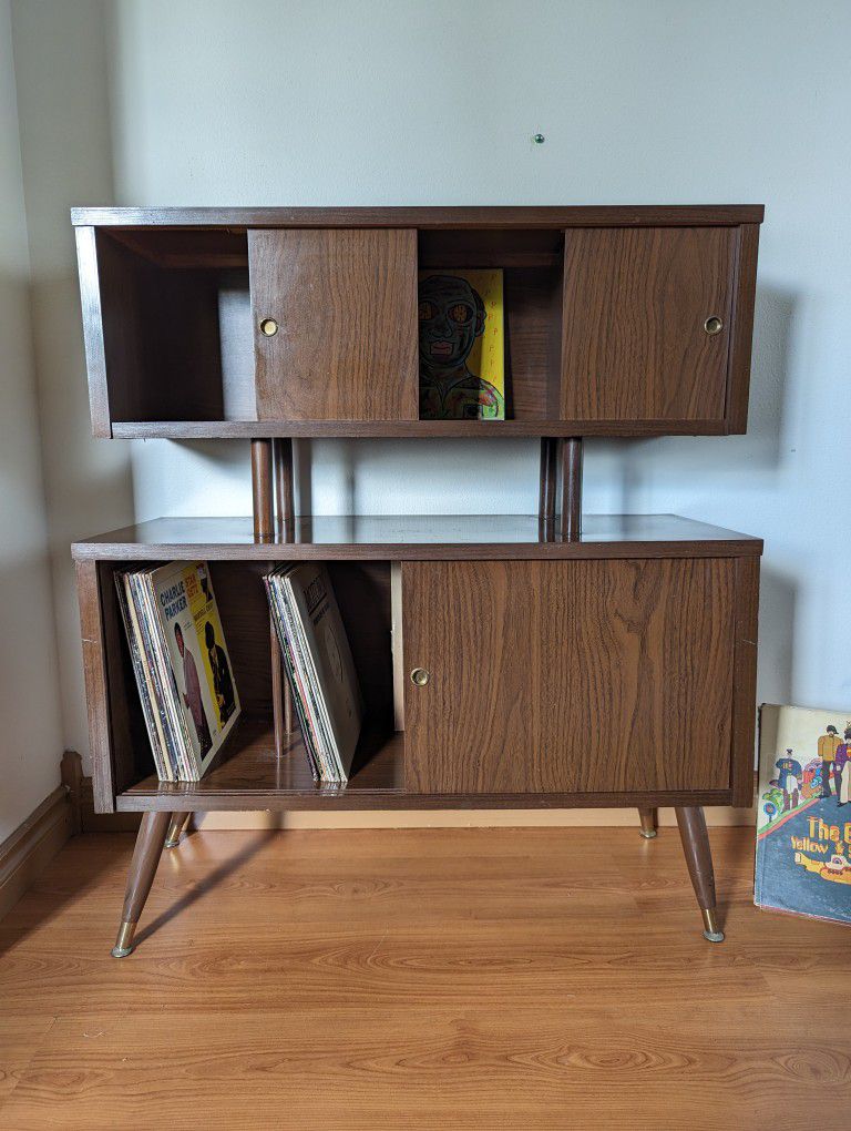 MCM Vinyl Record Storage Cabinet & Bookshelf Display