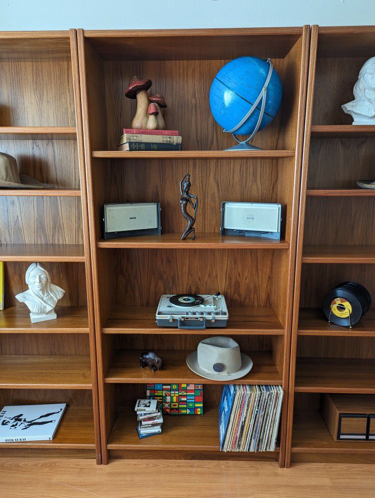 MCM Danish Modern Teak Bookshelf Wall Unit