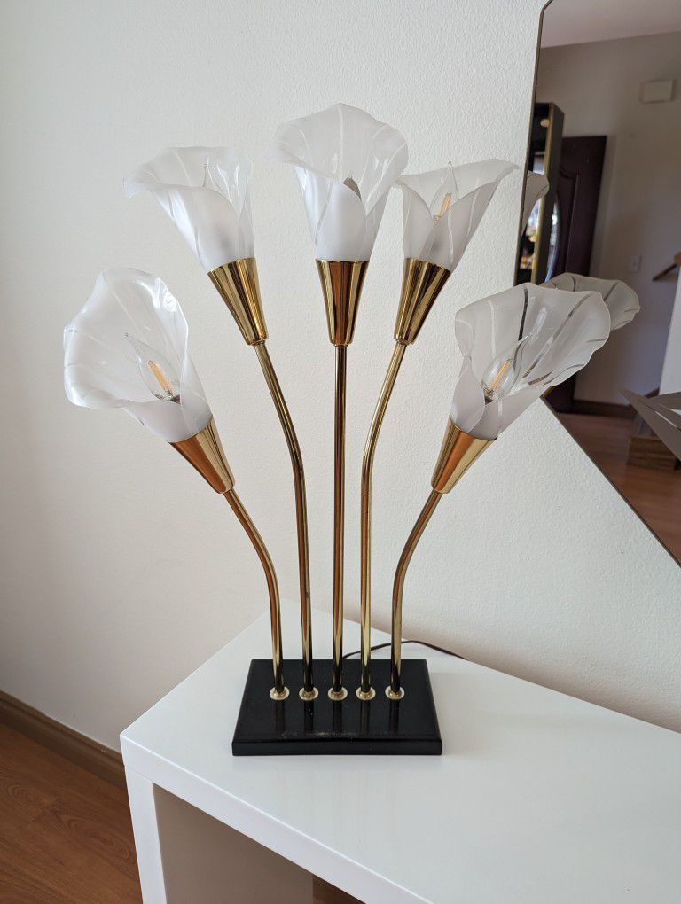 Beautiful Set of Vintage Hollywood Regency Brass Calla Lily Table Lamps