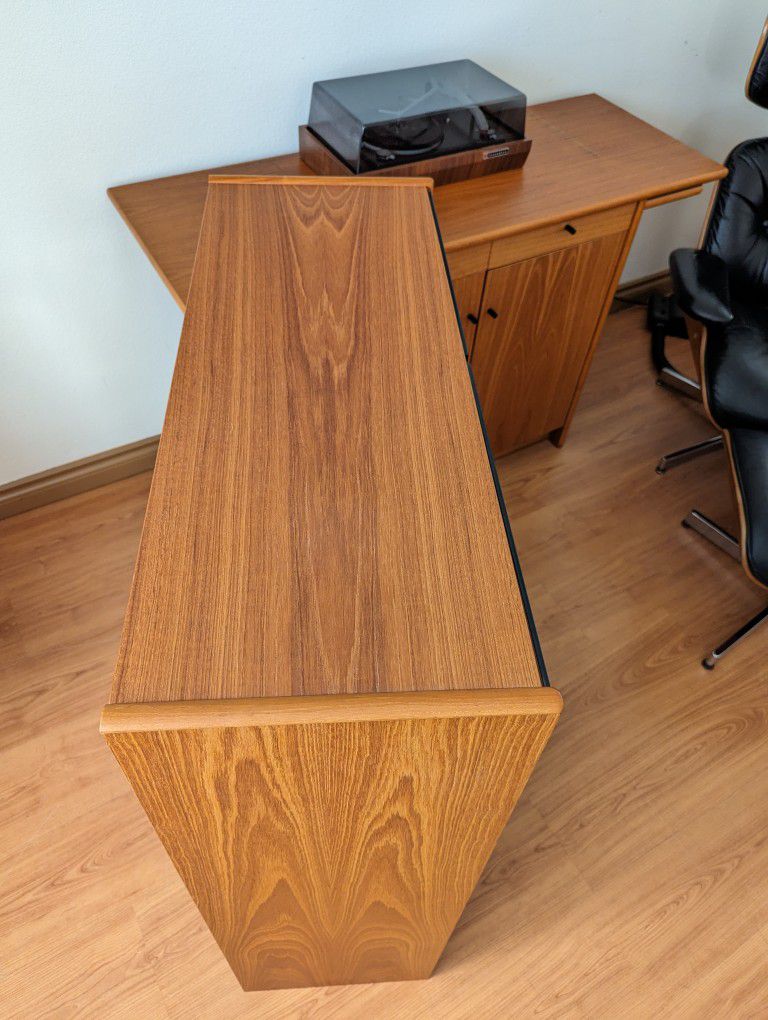 Danish Modern Teak Bar Buffet / Record Player Stand / TV Media Cabinet Credenza