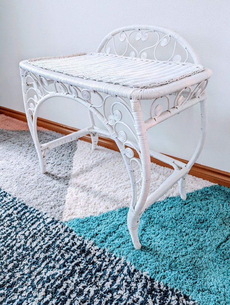 White Wicker Vanity 3 Piece Table, Chair & Mirror Bedroom Set