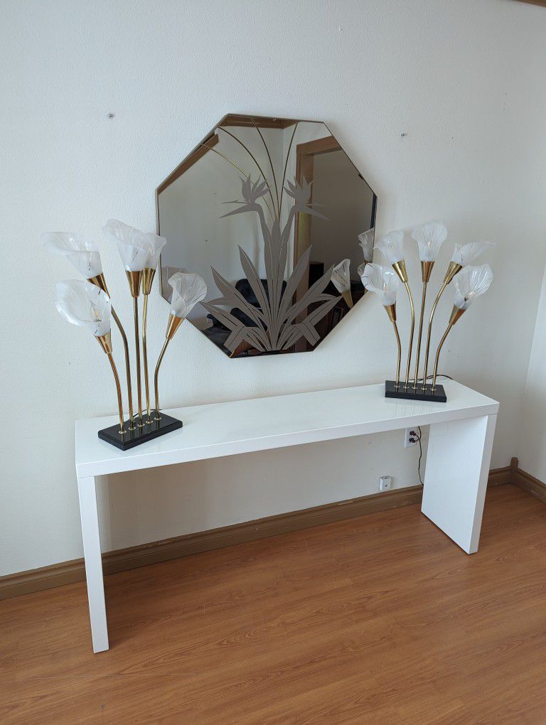 Beautiful Set of Vintage Hollywood Regency Brass Calla Lily Table Lamps