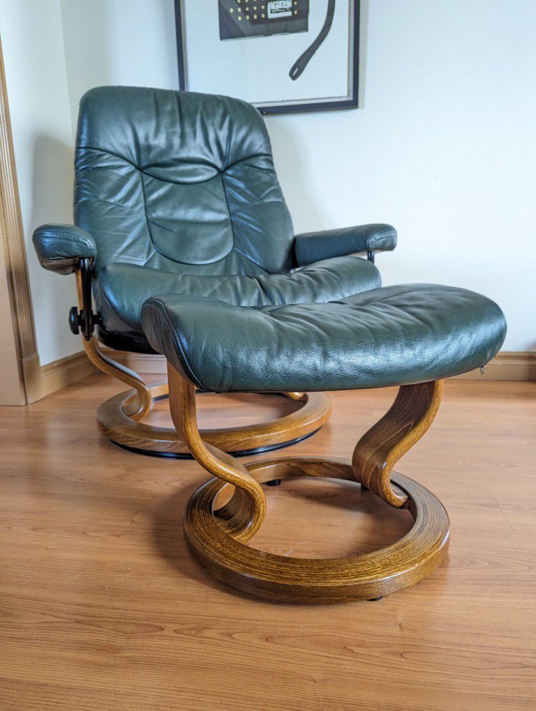 Large Ekornes Stressless Green Paloma Leather & Teak Lounge Chair Recliner & Ottoman