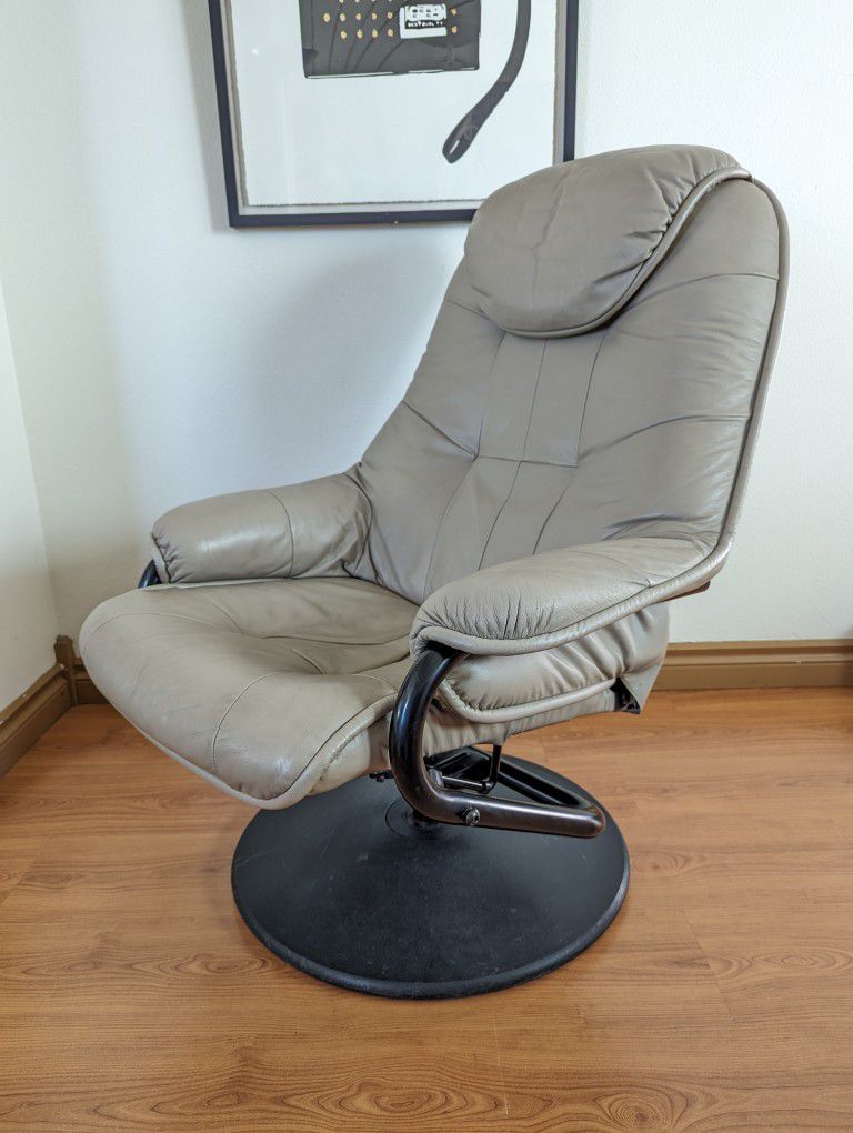 Ekornes Stressless Style Leather Lounge Chair Recliner & Ottoman by Palliser