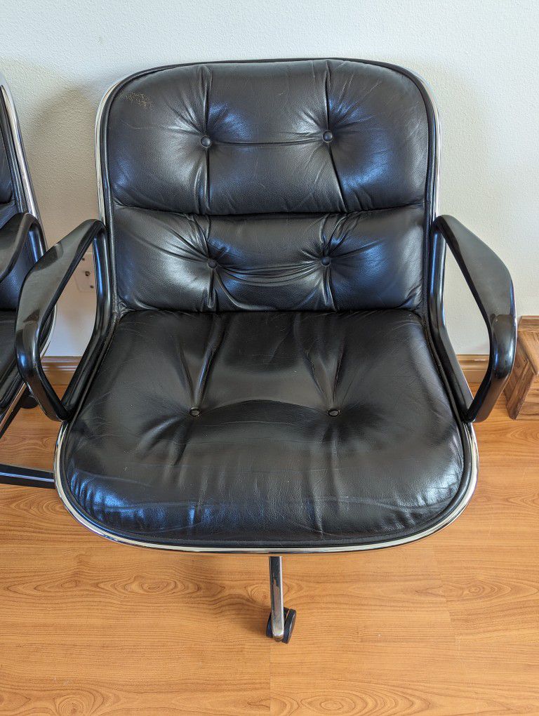 Vintage Pair of Black Leather Desk Chairs by Charles Pollock for Knoll