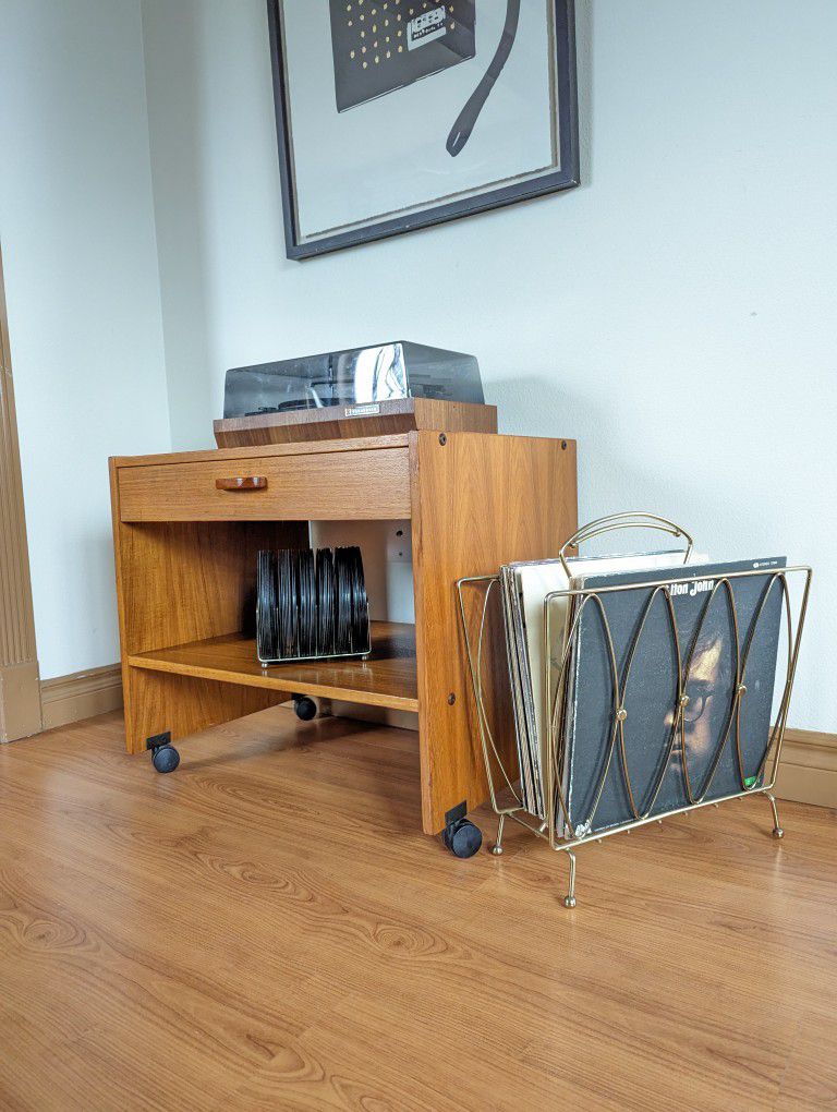 Mid Century Danish Modern Teak Rolling Media Cart / Record Player Stand / Nightstand